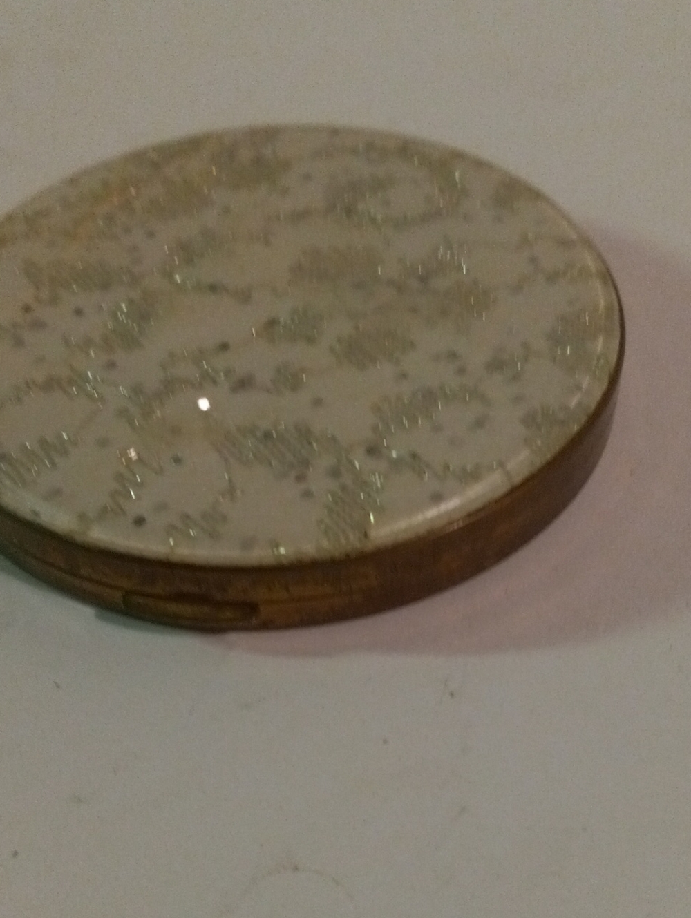 Vintage-Inspired White and Gold Decorative Trinket Box